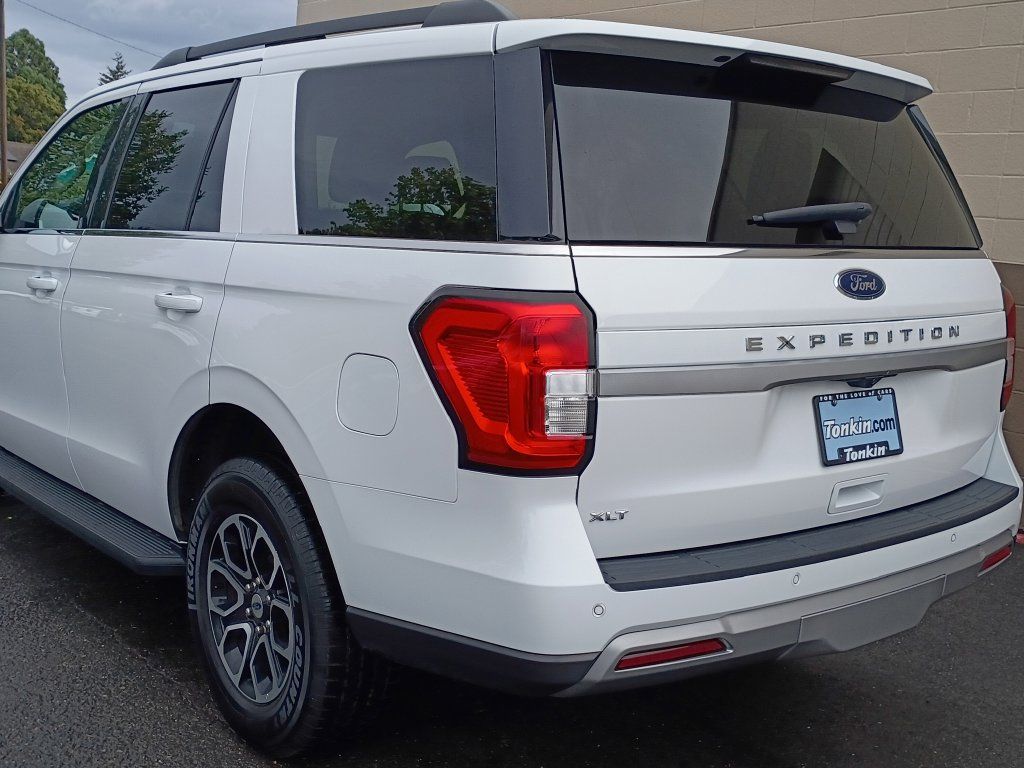 Used 2024 Ford Expedition XLT AWD/4WD image 6