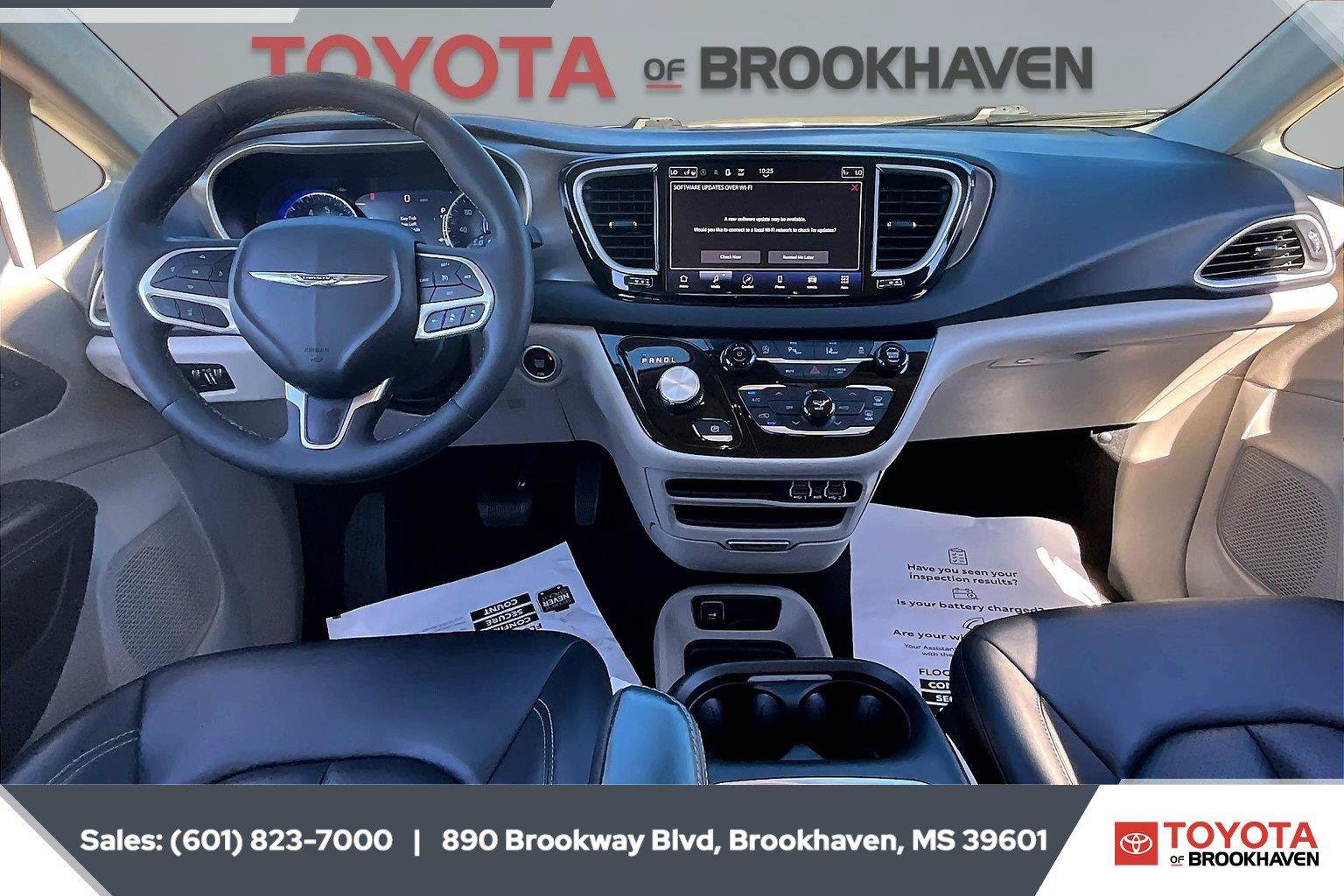 Used 2024 Chrysler Pacifica Touring-L FWD image 13