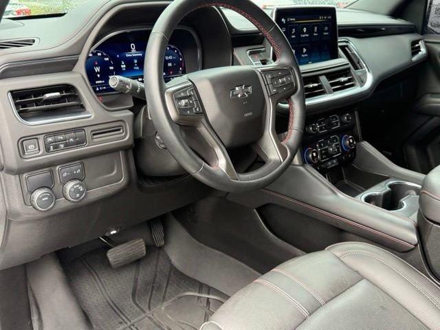 Used 2024 Chevrolet Suburban RST w/ Luxury Package RWD image 13