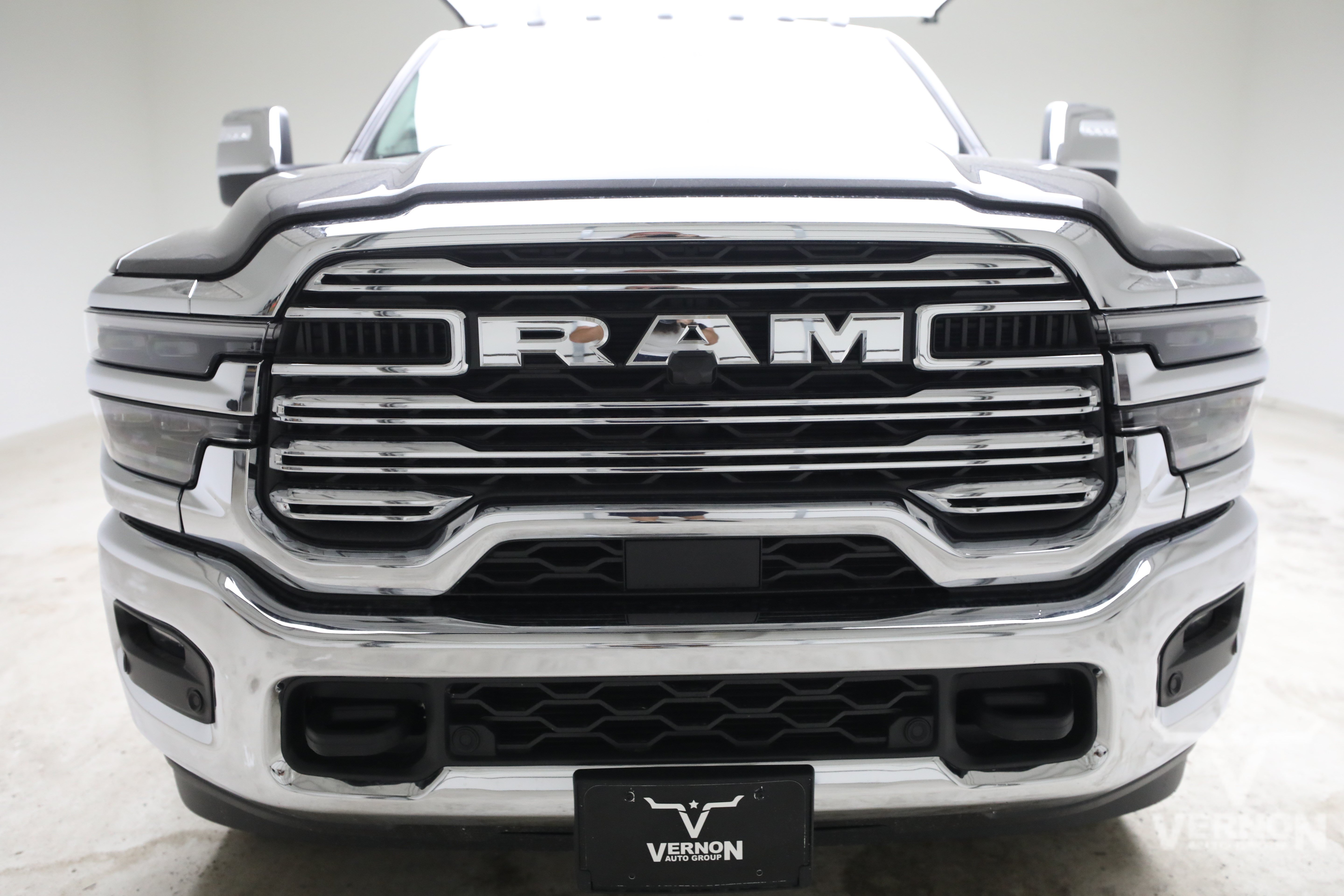 New 2026 RAM 3500 Laramie AWD/4WD image 8