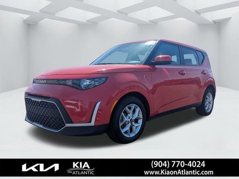 Used 2024 Kia Soul LX w/ Option Group 015 FWD image 8