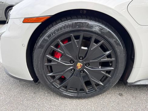 Used 2022 Porsche Taycan GTS AWD/4WD image 9