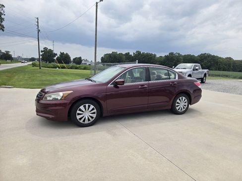 Used 2012 Honda Accord LX image 2
