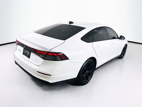 Used 2025 Honda Accord SE image 9