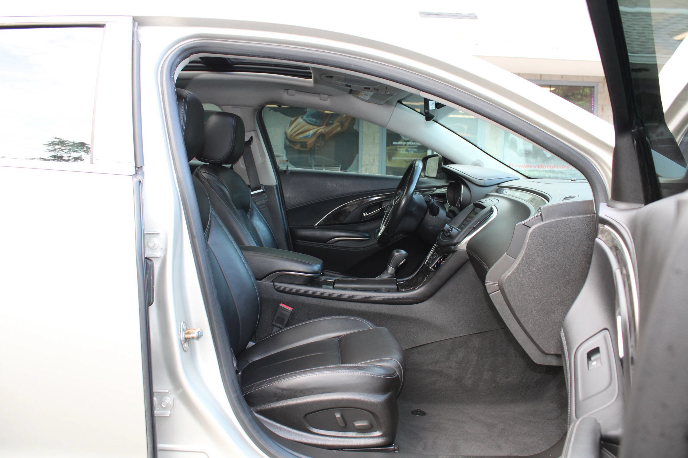 Used 2016 Buick LaCrosse Leather FWD image 8