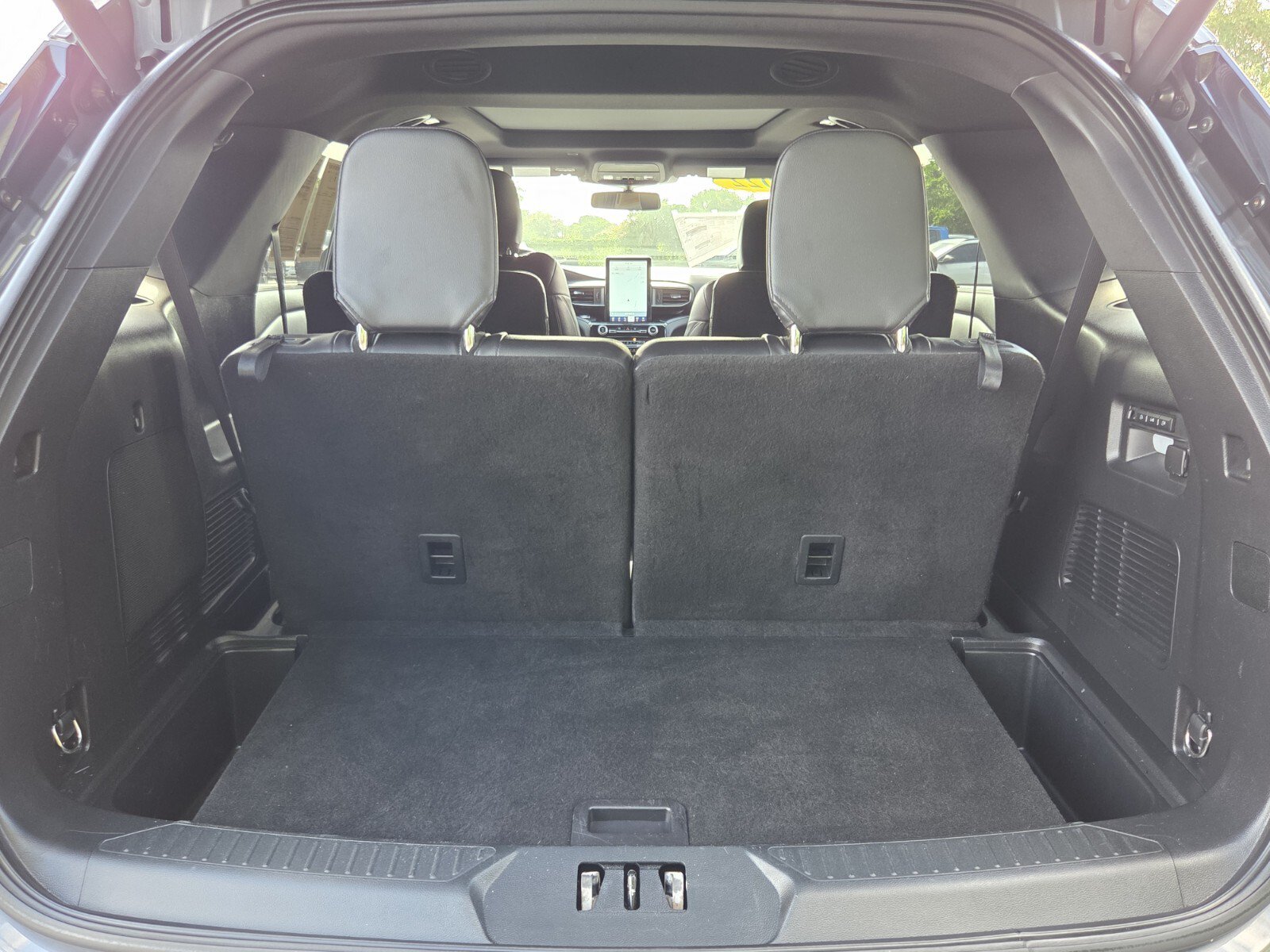 Used 2022 Ford Explorer ST w/ Equipment Group 401A AWD/4WD image 14