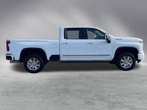 New 2026 Chevrolet Silverado 2500 High Country w/ High Country Premium Package AWD/4WD image 8