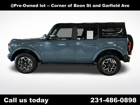 Used 2021 Ford Bronco Outer Banks image 2