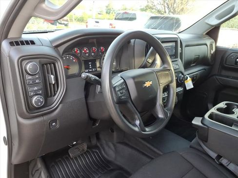 Used 2024 Chevrolet Silverado 1500 W/T w/ WT Value Package AWD/4WD image 18