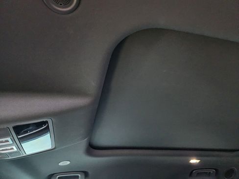 Certified 2024 Land Rover Defender 130 X image 25