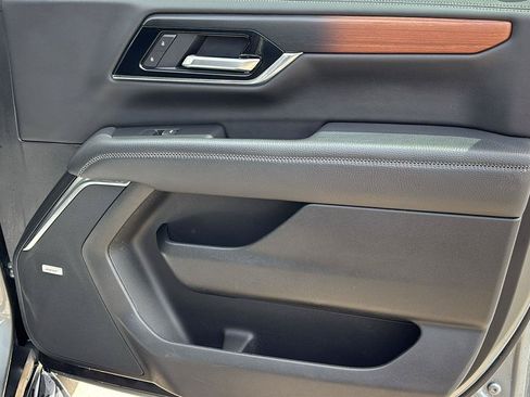 Certified 2025 GMC Yukon Denali AWD/4WD image 24