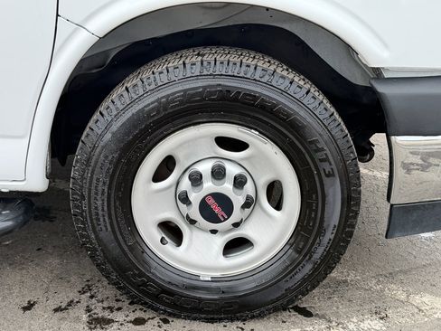 Used 2020 GMC Savana 2500 w/ Driver Convenience Package image 33