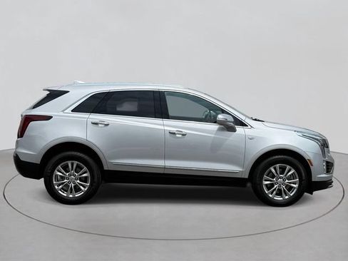 Used 2020 Cadillac XT5 Premium Luxury w/ LPO, Floor Liner Package AWD/4WD image 4