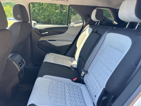 Used 2022 Chevrolet Equinox LS w/ LS Convenience Package AWD/4WD image 19
