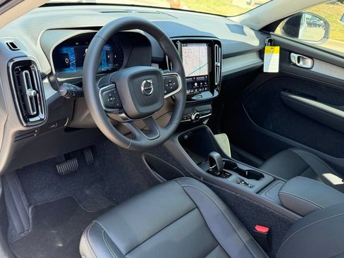 New 2026 Volvo XC40 B5 Core w/ Protection Package Premier AWD/4WD image 13