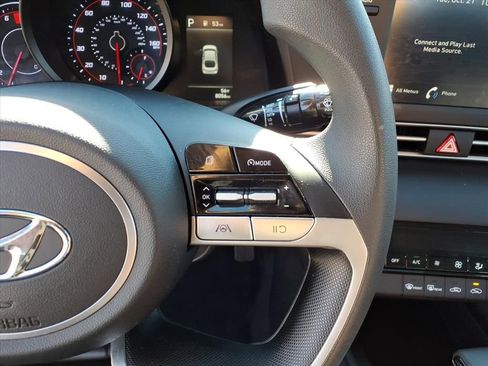 Used 2023 Hyundai Elantra SEL image 20