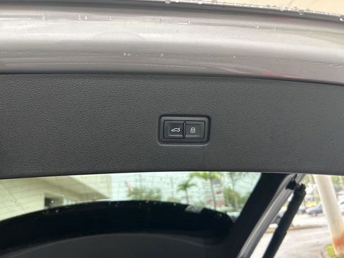 Used 2019 Audi Q8 Premium Plus image 34