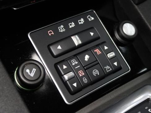 Used 2016 Land Rover LR4 HSE LUX AWD/4WD image 17