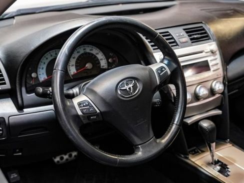 Used 2010 Toyota Camry SE FWD image 19