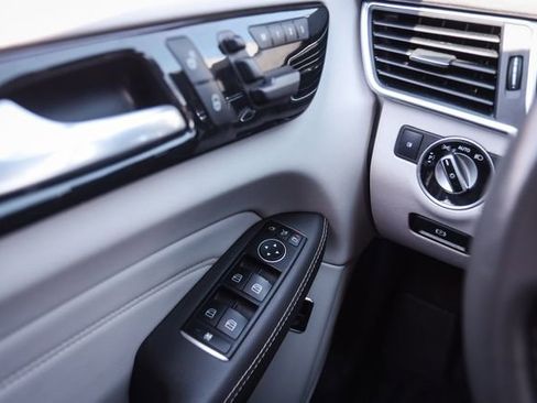 Used 2015 Mercedes-Benz ML 350 4MATIC image 31