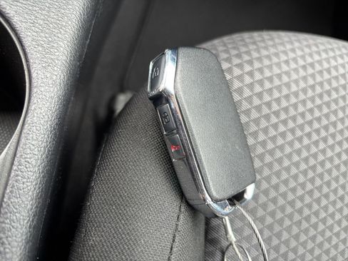 Used 2025 Kia Soul LX w/ LX Technology Package FWD image 22
