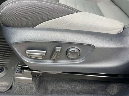 Used 2025 Toyota Tacoma TRD Off-Road image 30