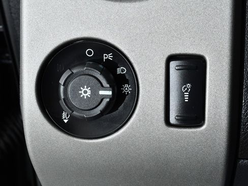 Used 2015 Ford F250 Lariat w/ Chrome Package image 32