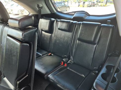 Used 2019 Toyota Highlander XLE image 14