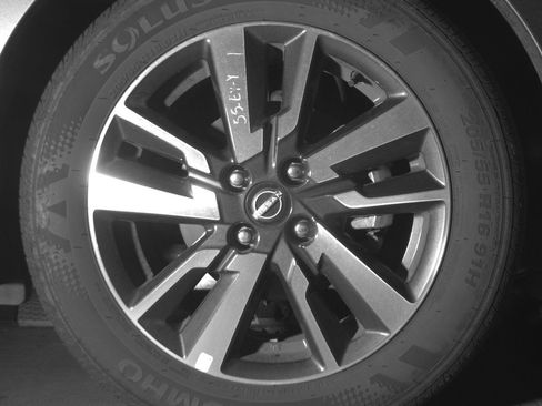 Used 2025 Nissan Versa SV image 13