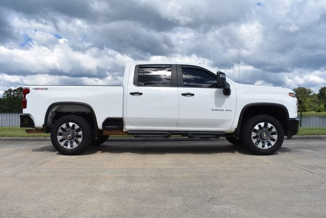 Used 2022 Chevrolet Silverado 2500 Custom w/ Custom Convenience Package AWD/4WD image 3