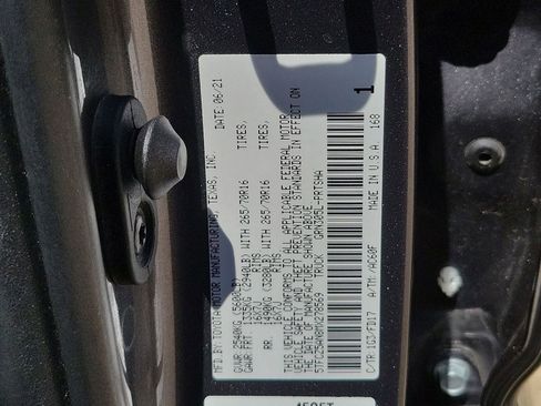 Used 2021 Toyota Tacoma TRD Off-Road AWD/4WD image 32