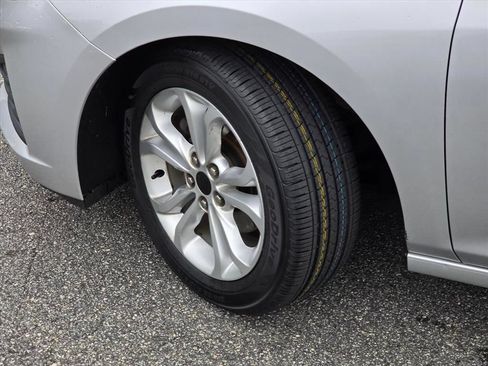 Used 2019 Chevrolet Cruze LT FWD image 27