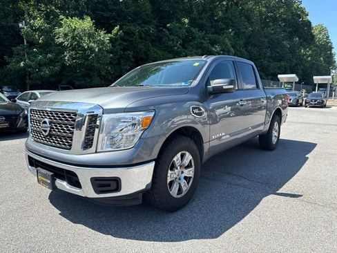 Used 2017 Nissan Titan SV RWD image 3
