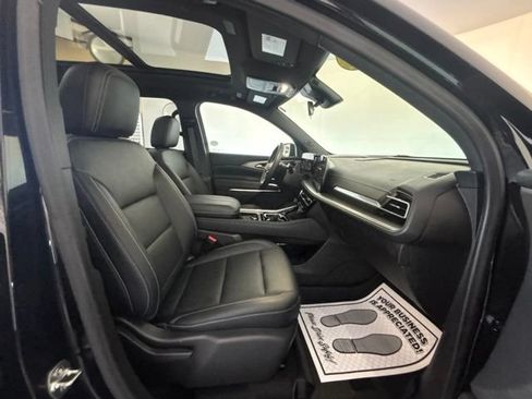 Used 2024 Chevrolet Traverse LT w/ Enhanced Driving Package AWD/4WD image 28