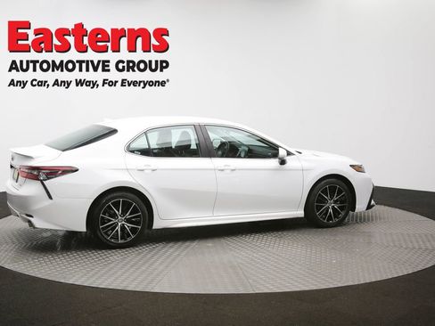 Used 2024 Toyota Camry SE image 38