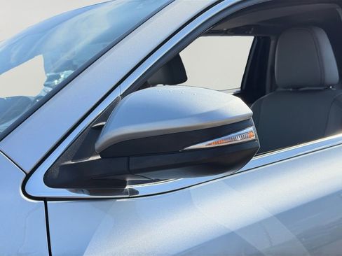 Used 2017 Toyota Highlander XLE w/ Carpet Mat Package image 27