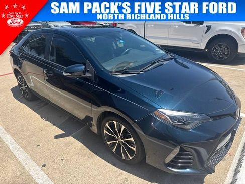 Used 2018 Toyota Corolla XSE FWD image 3