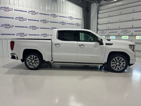 Used 2024 GMC Sierra 1500 Denali w/ Denali Reserve Package AWD/4WD image 9