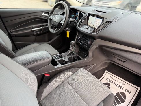 Used 2017 Ford Escape SE w/ Equipment Group 201A image 9