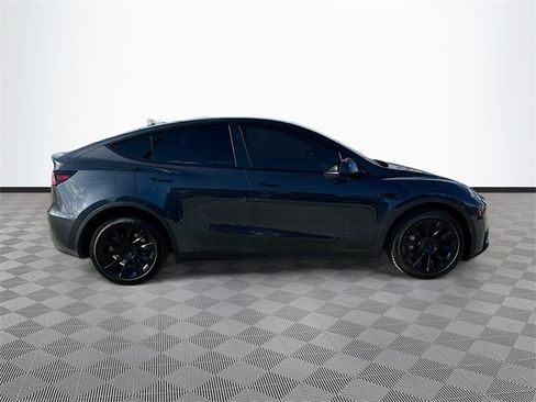 Used 2024 Tesla Model Y Long Range image 4