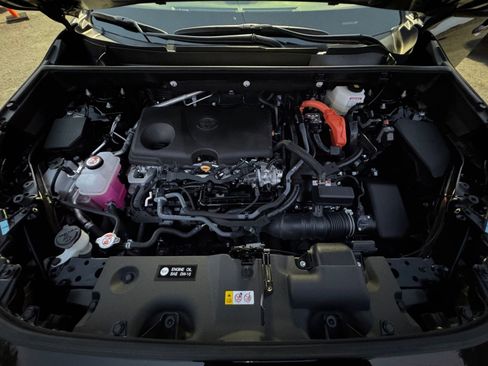 Used 2025 Toyota RAV4 LE image 31