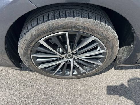 Used 2024 Lexus ES 250 w/ Premium Package AWD/4WD image 20