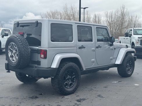 Used 2013 Jeep Wrangler Unlimited Rubicon w/ Connectivity Group image 6