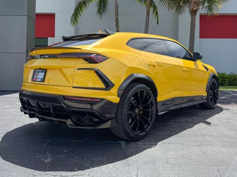 Used 2022 Lamborghini Urus AWD/4WD image 22