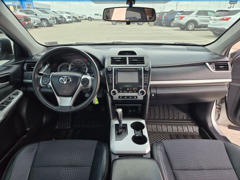 Used 2012 Toyota Camry SE FWD image 15