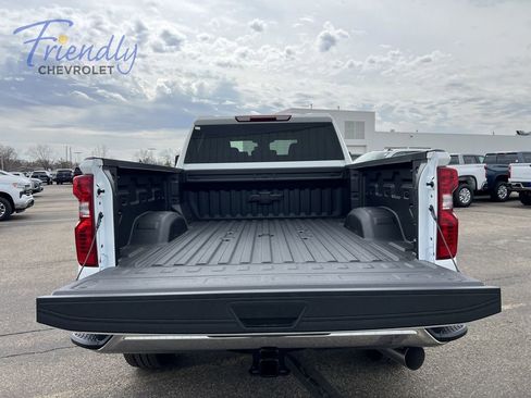 New 2026 Chevrolet Silverado 3500 LT image 10