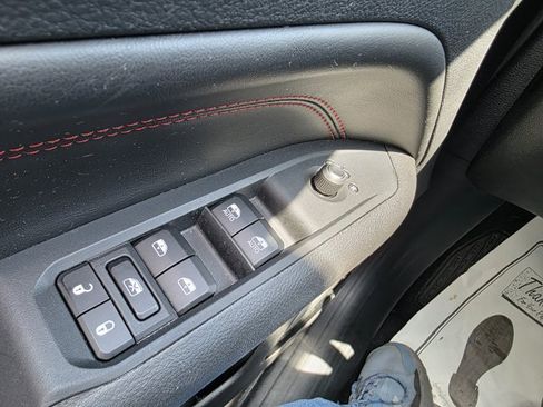 Used 2025 Jeep Compass Trailhawk AWD/4WD image 11
