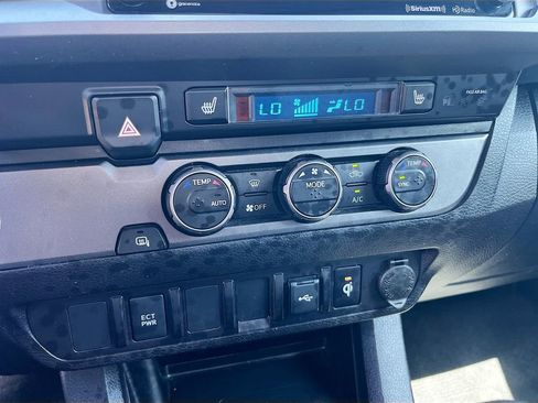 Used 2022 Toyota Tacoma TRD Sport w/ TRD Premium Sport Package RWD image 16