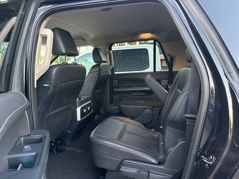 Used 2024 Ford Expedition Max XLT image 6