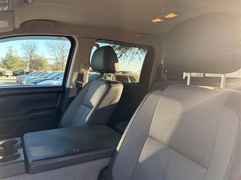 Used 2021 Nissan Titan S w/ HD Front GAWR Package image 10